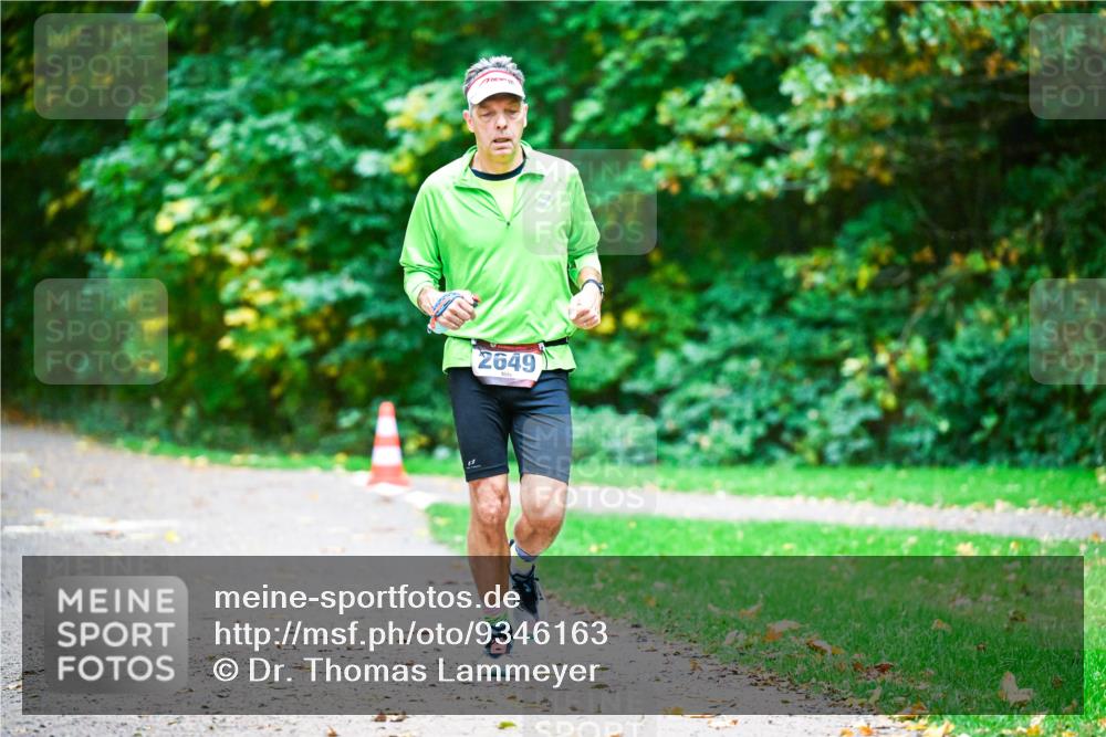 12.10.2025 - Bramfelder Halbmarathon 2025 Dr. Thomas Lammeyer http://msf.ph/oto/9346163 12.10.2025 10:19:03 Laufen 2649 meine-sportfotos.de