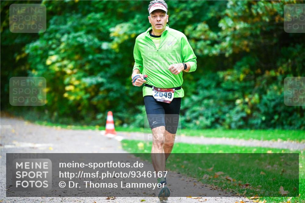 12.10.2025 - Bramfelder Halbmarathon 2025 Dr. Thomas Lammeyer http://msf.ph/oto/9346167 12.10.2025 10:19:03 Laufen 2649 meine-sportfotos.de