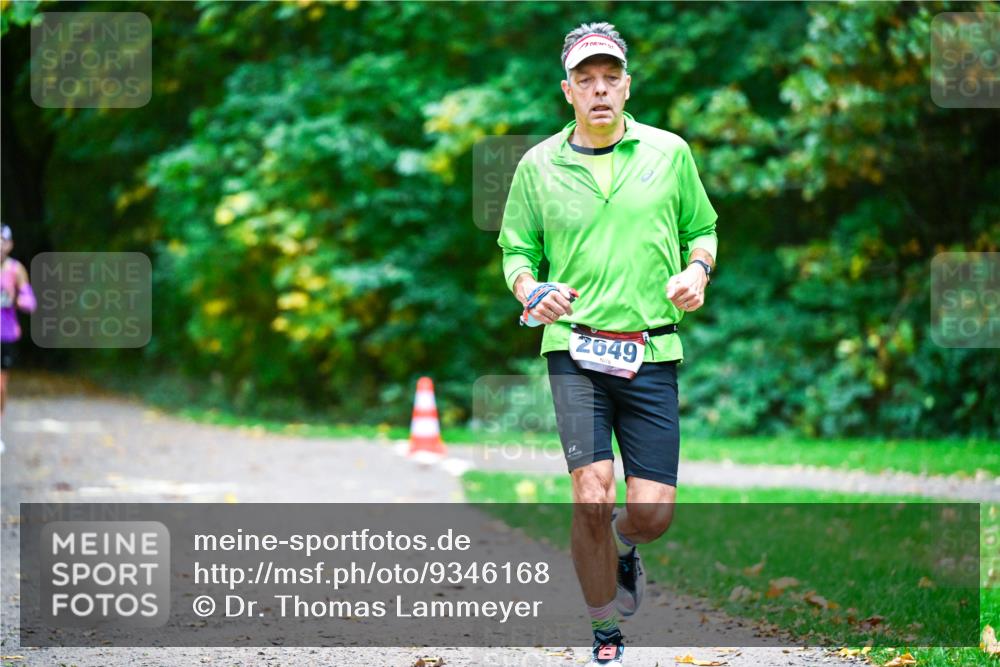 12.10.2025 - Bramfelder Halbmarathon 2025 Dr. Thomas Lammeyer http://msf.ph/oto/9346168 12.10.2025 10:19:03 Laufen 2649 meine-sportfotos.de