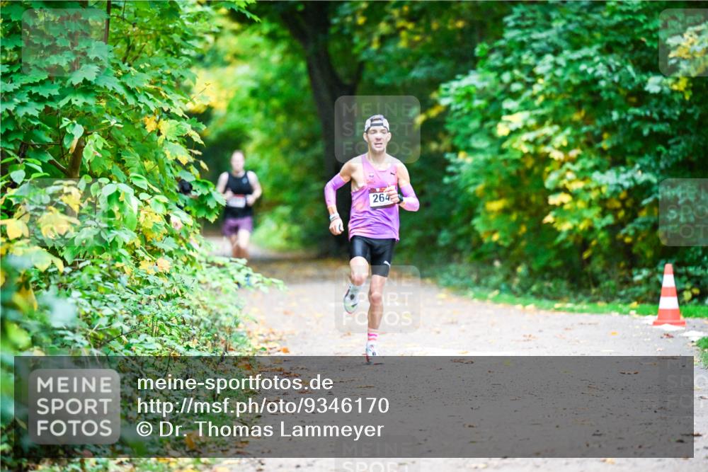 12.10.2025 - Bramfelder Halbmarathon 2025 Dr. Thomas Lammeyer http://msf.ph/oto/9346170 12.10.2025 10:19:05 Laufen 264 meine-sportfotos.de