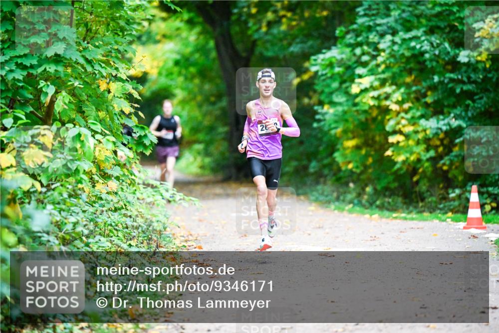 12.10.2025 - Bramfelder Halbmarathon 2025 Dr. Thomas Lammeyer http://msf.ph/oto/9346171 12.10.2025 10:19:05 Laufen 26 meine-sportfotos.de