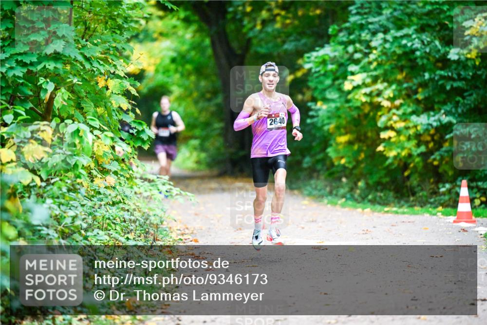 12.10.2025 - Bramfelder Halbmarathon 2025 Dr. Thomas Lammeyer http://msf.ph/oto/9346173 12.10.2025 10:19:06 Laufen 2640 meine-sportfotos.de