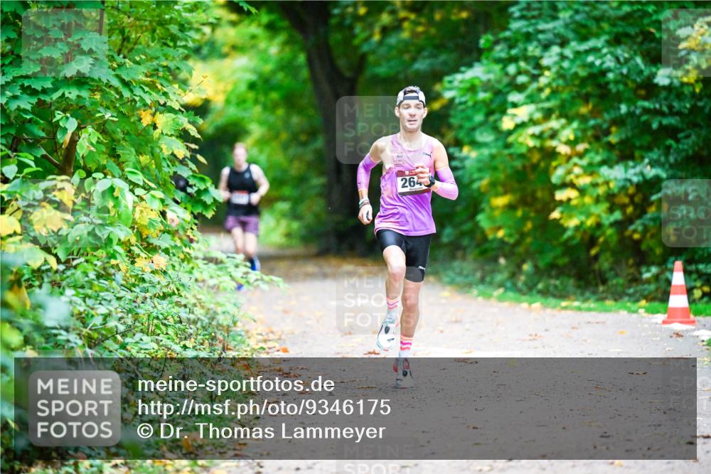 12.10.2025 - Bramfelder Halbmarathon 2025 Dr. Thomas Lammeyer http://msf.ph/oto/9346175 12.10.2025 10:19:06 Laufen 264 meine-sportfotos.de