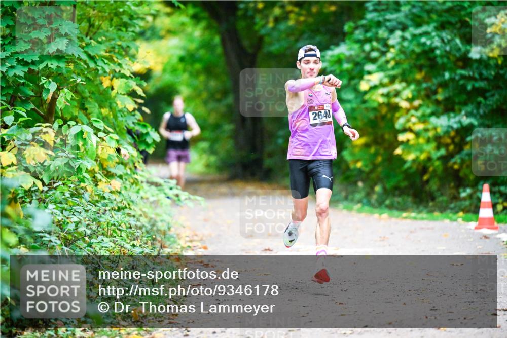 12.10.2025 - Bramfelder Halbmarathon 2025 Dr. Thomas Lammeyer http://msf.ph/oto/9346178 12.10.2025 10:19:06 Laufen 2640 meine-sportfotos.de