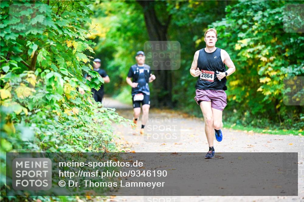12.10.2025 - Bramfelder Halbmarathon 2025 Dr. Thomas Lammeyer http://msf.ph/oto/9346190 12.10.2025 10:19:12 Laufen 2864 meine-sportfotos.de