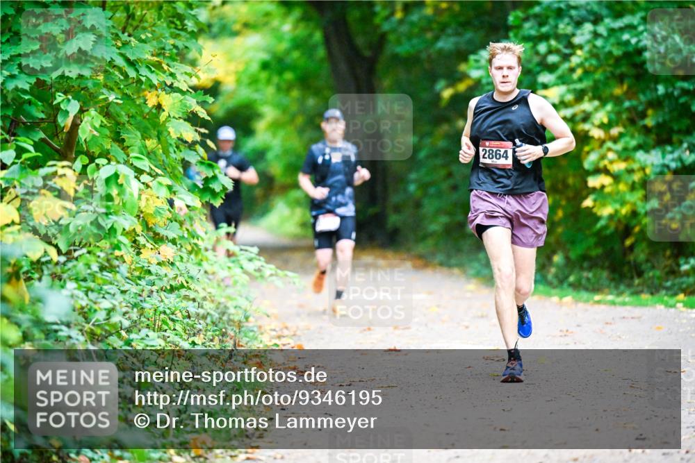 12.10.2025 - Bramfelder Halbmarathon 2025 Dr. Thomas Lammeyer http://msf.ph/oto/9346195 12.10.2025 10:19:13 Laufen 2864 meine-sportfotos.de