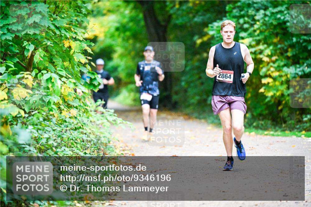 12.10.2025 - Bramfelder Halbmarathon 2025 Dr. Thomas Lammeyer http://msf.ph/oto/9346196 12.10.2025 10:19:13 Laufen 2864 meine-sportfotos.de