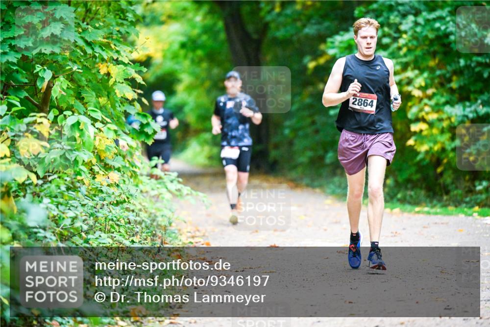 12.10.2025 - Bramfelder Halbmarathon 2025 Dr. Thomas Lammeyer http://msf.ph/oto/9346197 12.10.2025 10:19:13 Laufen 2864 meine-sportfotos.de