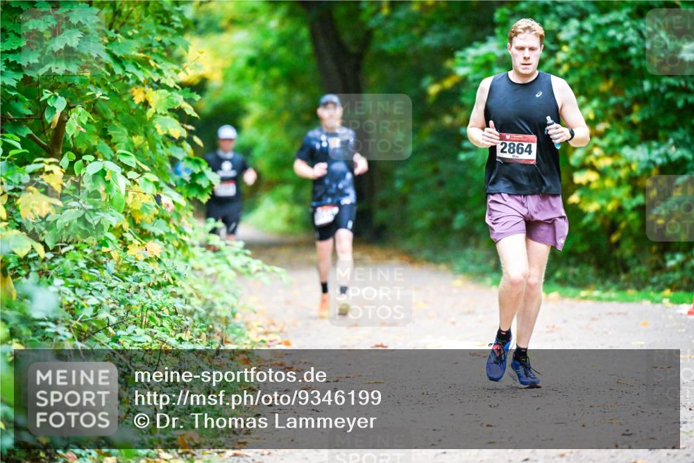 12.10.2025 - Bramfelder Halbmarathon 2025 Dr. Thomas Lammeyer http://msf.ph/oto/9346199 12.10.2025 10:19:14 Laufen 2864 meine-sportfotos.de