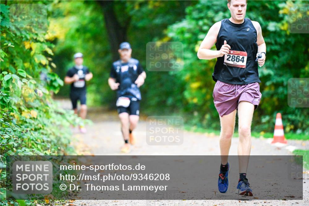 12.10.2025 - Bramfelder Halbmarathon 2025 Dr. Thomas Lammeyer http://msf.ph/oto/9346208 12.10.2025 10:19:15 Laufen 2864 meine-sportfotos.de