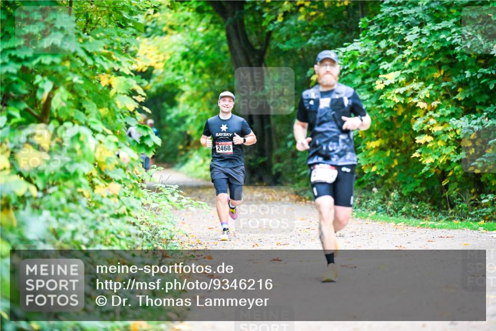12.10.2025 - Bramfelder Halbmarathon 2025 Dr. Thomas Lammeyer http://msf.ph/oto/9346216 12.10.2025 10:19:17 Laufen 2468 meine-sportfotos.de