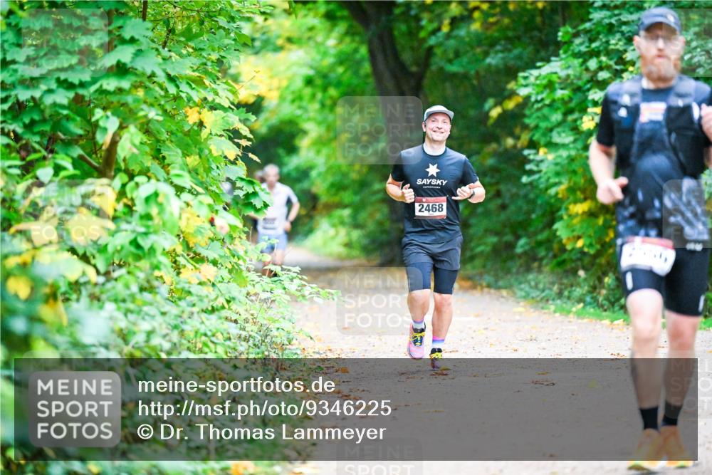 12.10.2025 - Bramfelder Halbmarathon 2025 Dr. Thomas Lammeyer http://msf.ph/oto/9346225 12.10.2025 10:19:19 Laufen 2468 meine-sportfotos.de