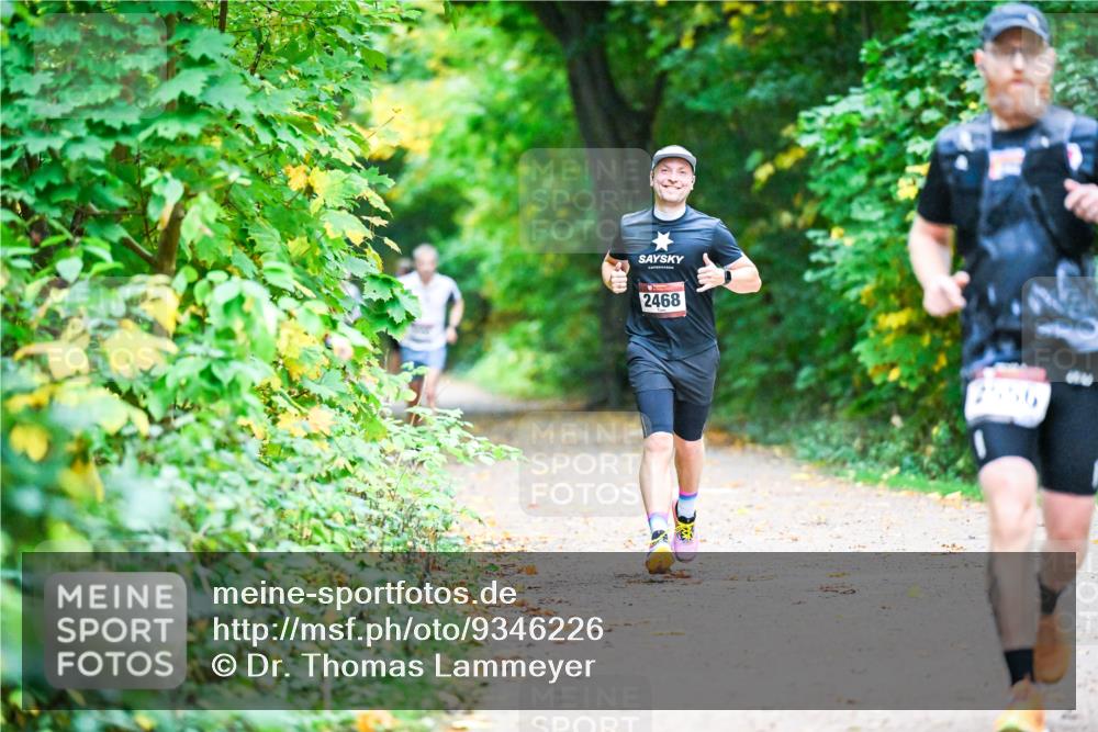12.10.2025 - Bramfelder Halbmarathon 2025 Dr. Thomas Lammeyer http://msf.ph/oto/9346226 12.10.2025 10:19:19 Laufen 2468, 2556 meine-sportfotos.de