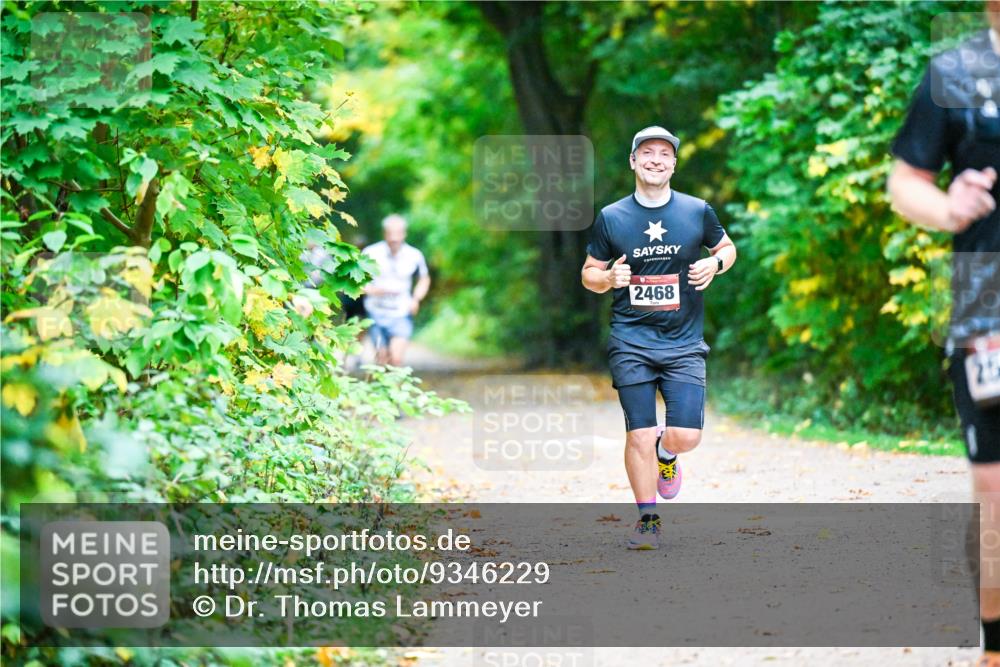12.10.2025 - Bramfelder Halbmarathon 2025 Dr. Thomas Lammeyer http://msf.ph/oto/9346229 12.10.2025 10:19:20 Laufen 2468 meine-sportfotos.de