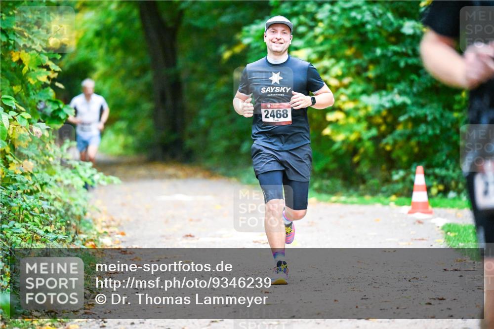 12.10.2025 - Bramfelder Halbmarathon 2025 Dr. Thomas Lammeyer http://msf.ph/oto/9346239 12.10.2025 10:19:21 Laufen 2468 meine-sportfotos.de