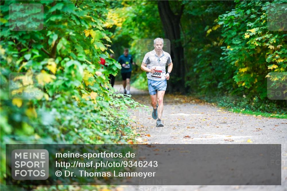 12.10.2025 - Bramfelder Halbmarathon 2025 Dr. Thomas Lammeyer http://msf.ph/oto/9346243 12.10.2025 10:19:25 Laufen 5000 meine-sportfotos.de