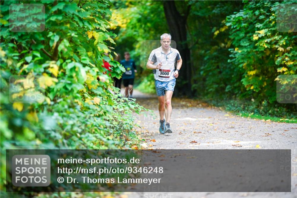 12.10.2025 - Bramfelder Halbmarathon 2025 Dr. Thomas Lammeyer http://msf.ph/oto/9346248 12.10.2025 10:19:26 Laufen 3000 meine-sportfotos.de