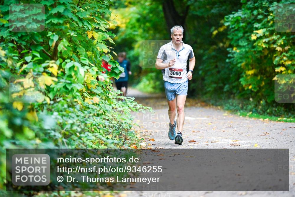 12.10.2025 - Bramfelder Halbmarathon 2025 Dr. Thomas Lammeyer http://msf.ph/oto/9346255 12.10.2025 10:19:27 Laufen 3000 meine-sportfotos.de