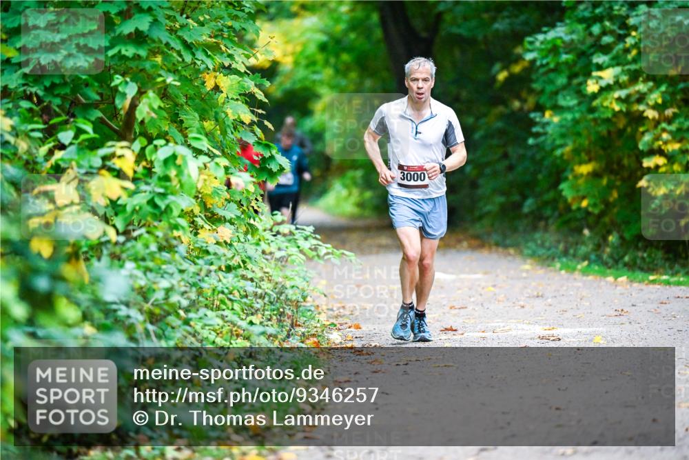 12.10.2025 - Bramfelder Halbmarathon 2025 Dr. Thomas Lammeyer http://msf.ph/oto/9346257 12.10.2025 10:19:28 Laufen 3000 meine-sportfotos.de