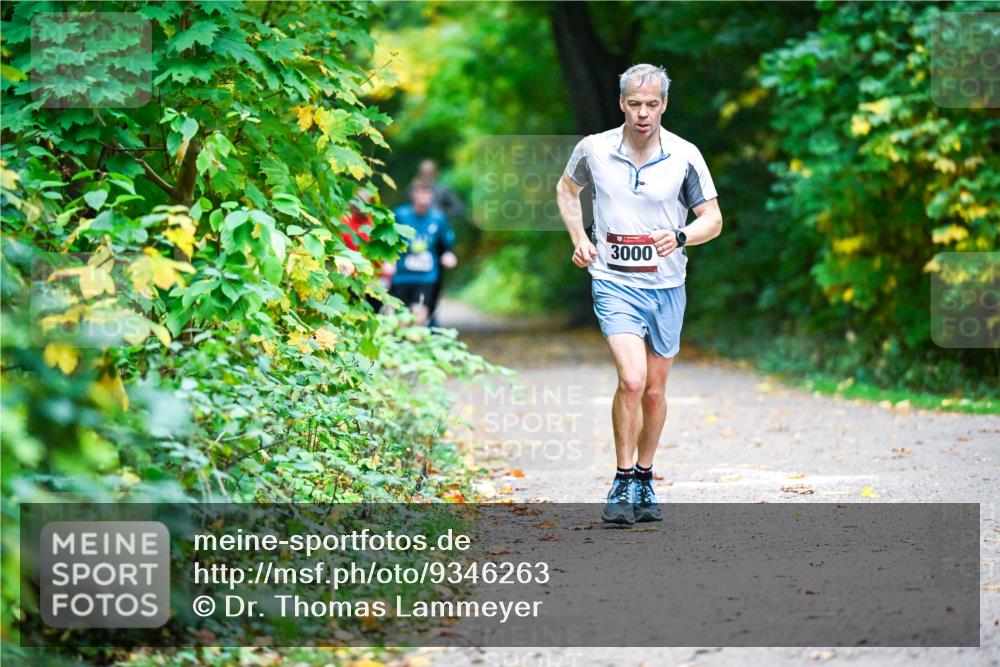 12.10.2025 - Bramfelder Halbmarathon 2025 Dr. Thomas Lammeyer http://msf.ph/oto/9346263 12.10.2025 10:19:28 Laufen 3000 meine-sportfotos.de