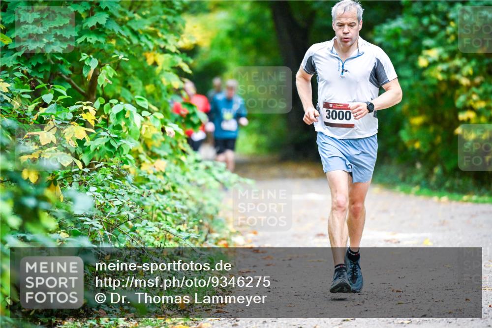 12.10.2025 - Bramfelder Halbmarathon 2025 Dr. Thomas Lammeyer http://msf.ph/oto/9346275 12.10.2025 10:19:30 Laufen 3000 meine-sportfotos.de