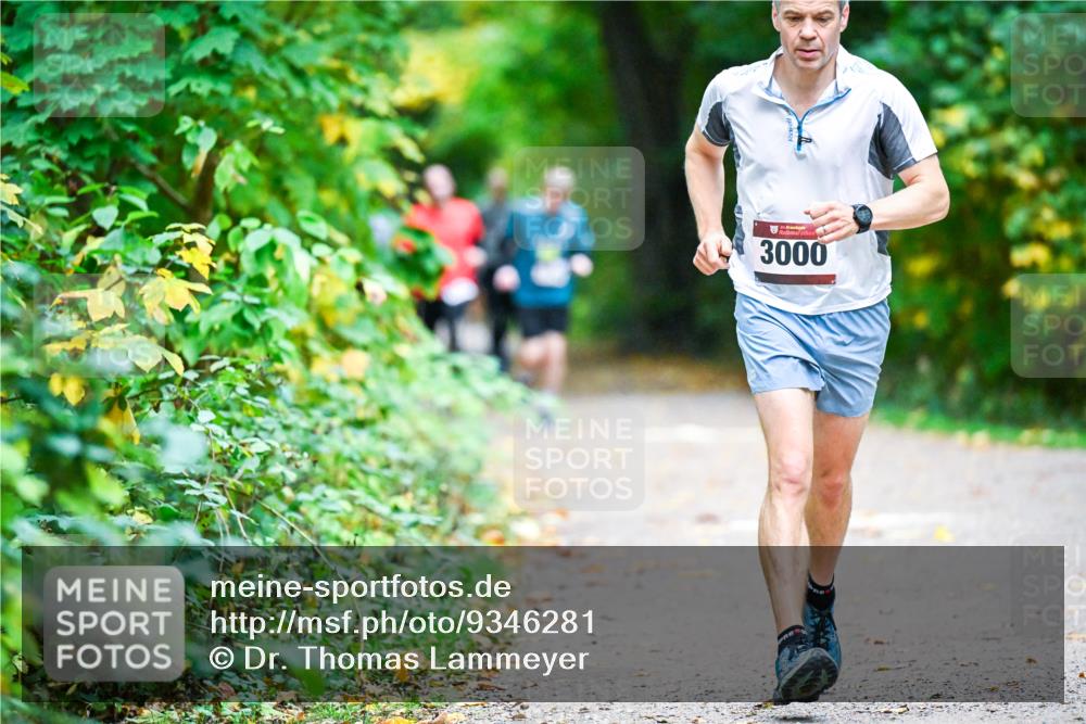 12.10.2025 - Bramfelder Halbmarathon 2025 Dr. Thomas Lammeyer http://msf.ph/oto/9346281 12.10.2025 10:19:31 Laufen 34, 3000 meine-sportfotos.de