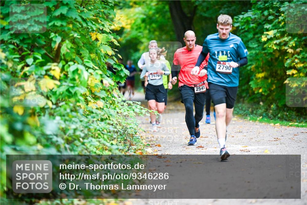 12.10.2025 - Bramfelder Halbmarathon 2025 Dr. Thomas Lammeyer http://msf.ph/oto/9346286 12.10.2025 10:19:37 Laufen 2970, 2541, 2790 meine-sportfotos.de