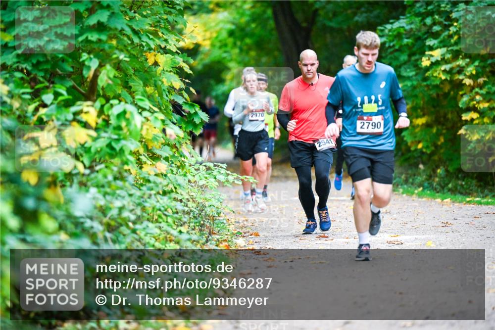 12.10.2025 - Bramfelder Halbmarathon 2025 Dr. Thomas Lammeyer http://msf.ph/oto/9346287 12.10.2025 10:19:37 Laufen 2970, 2541, 20, 25, 2790 meine-sportfotos.de