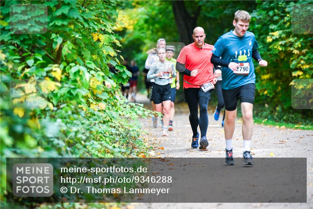 12.10.2025 - Bramfelder Halbmarathon 2025 Dr. Thomas Lammeyer http://msf.ph/oto/9346288 12.10.2025 10:19:37 Laufen 970, 2541, 2025, 2790 meine-sportfotos.de