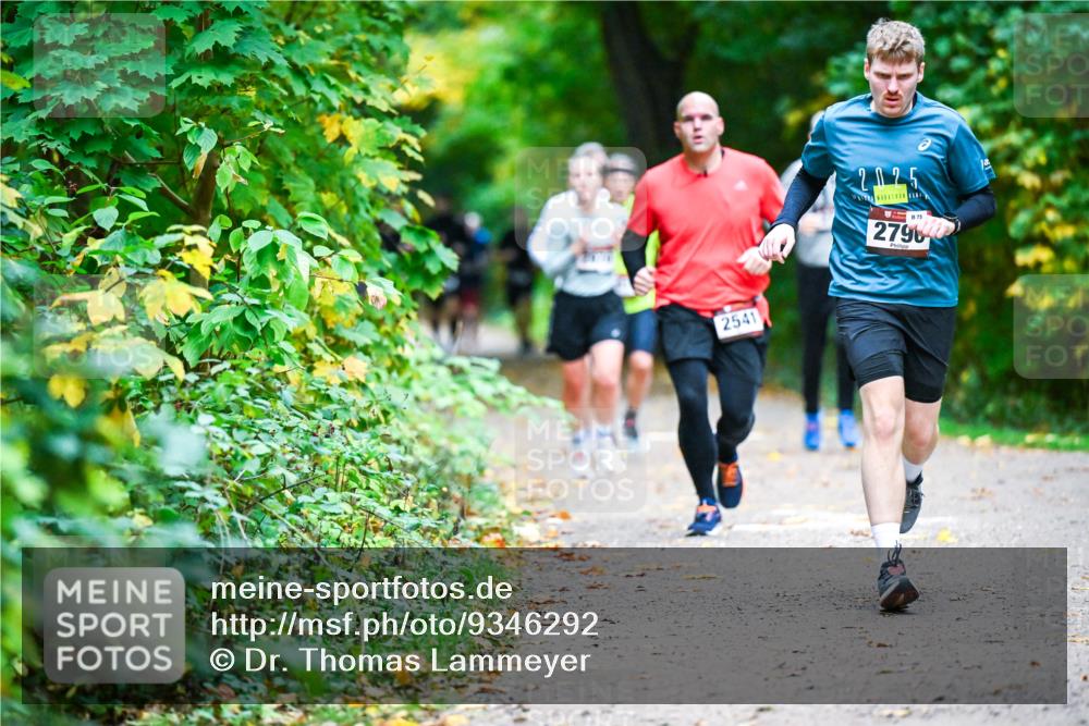 12.10.2025 - Bramfelder Halbmarathon 2025 Dr. Thomas Lammeyer http://msf.ph/oto/9346292 12.10.2025 10:19:37 Laufen 2541, 2025, 8, 75, 27900 meine-sportfotos.de