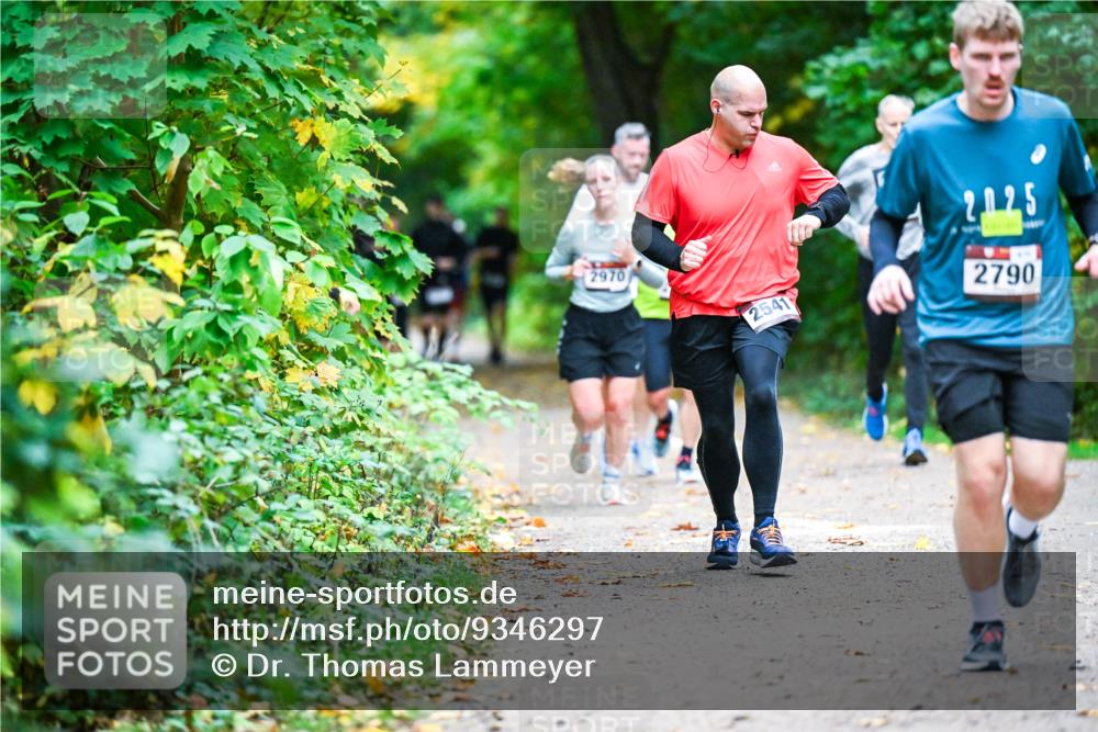 12.10.2025 - Bramfelder Halbmarathon 2025 Dr. Thomas Lammeyer http://msf.ph/oto/9346297 12.10.2025 10:19:38 Laufen 2970, 2541, 2025, 2790 meine-sportfotos.de
