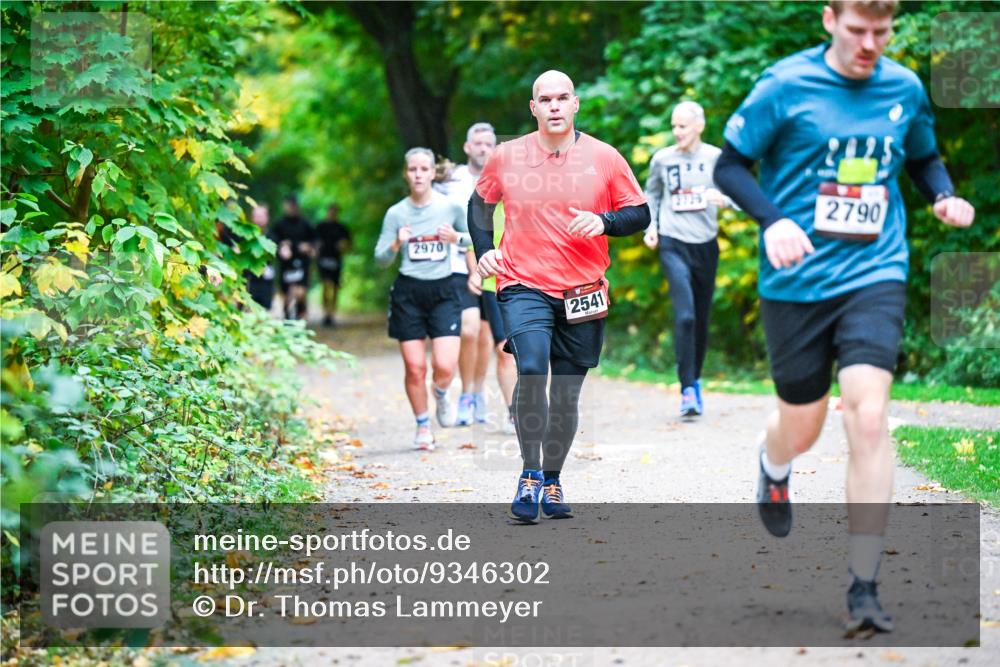 12.10.2025 - Bramfelder Halbmarathon 2025 Dr. Thomas Lammeyer http://msf.ph/oto/9346302 12.10.2025 10:19:39 Laufen 2970, 2541, 2735, 2790 meine-sportfotos.de