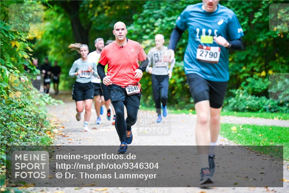12.10.2025 - Bramfelder Halbmarathon 2025 Dr. Thomas Lammeyer http://msf.ph/oto/9346304 12.10.2025 10:19:40 Laufen 2970, 2541, 3735, 2125, 2790 meine-sportfotos.de