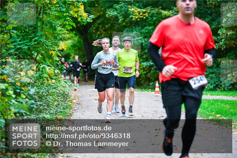 12.10.2025 - Bramfelder Halbmarathon 2025 Dr. Thomas Lammeyer http://msf.ph/oto/9346318 12.10.2025 10:19:43 Laufen 2970, 2917, 2541 meine-sportfotos.de