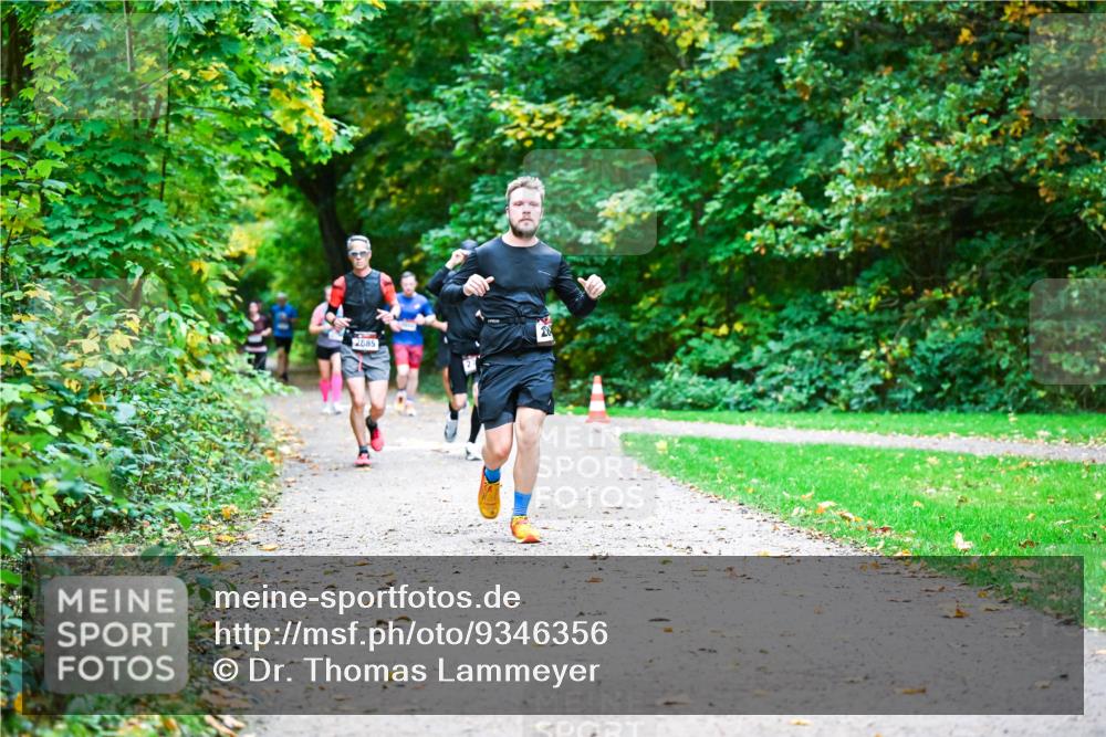 12.10.2025 - Bramfelder Halbmarathon 2025 Dr. Thomas Lammeyer http://msf.ph/oto/9346356 12.10.2025 10:19:50 Laufen 2685 meine-sportfotos.de