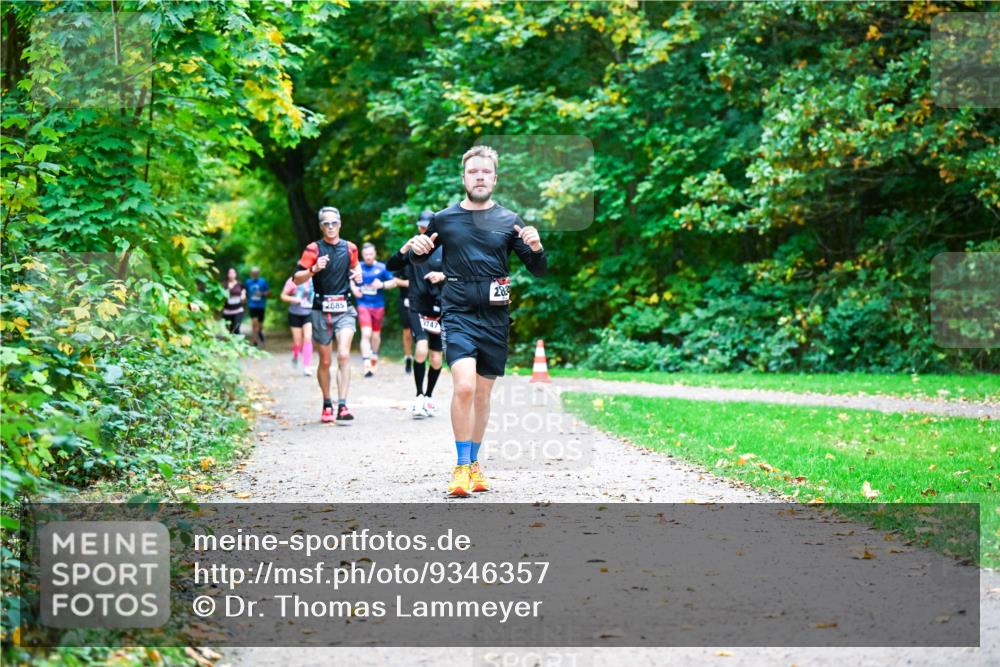 12.10.2025 - Bramfelder Halbmarathon 2025 Dr. Thomas Lammeyer http://msf.ph/oto/9346357 12.10.2025 10:19:51 Laufen 2685, 2747, 28 meine-sportfotos.de