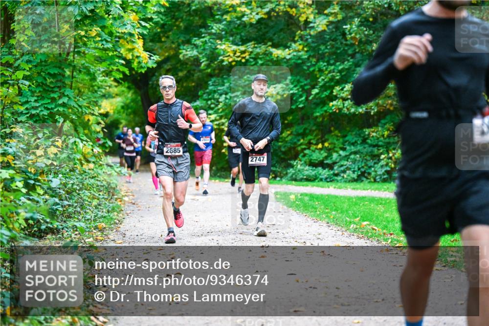 12.10.2025 - Bramfelder Halbmarathon 2025 Dr. Thomas Lammeyer http://msf.ph/oto/9346374 12.10.2025 10:19:53 Laufen 2685, 2747 meine-sportfotos.de