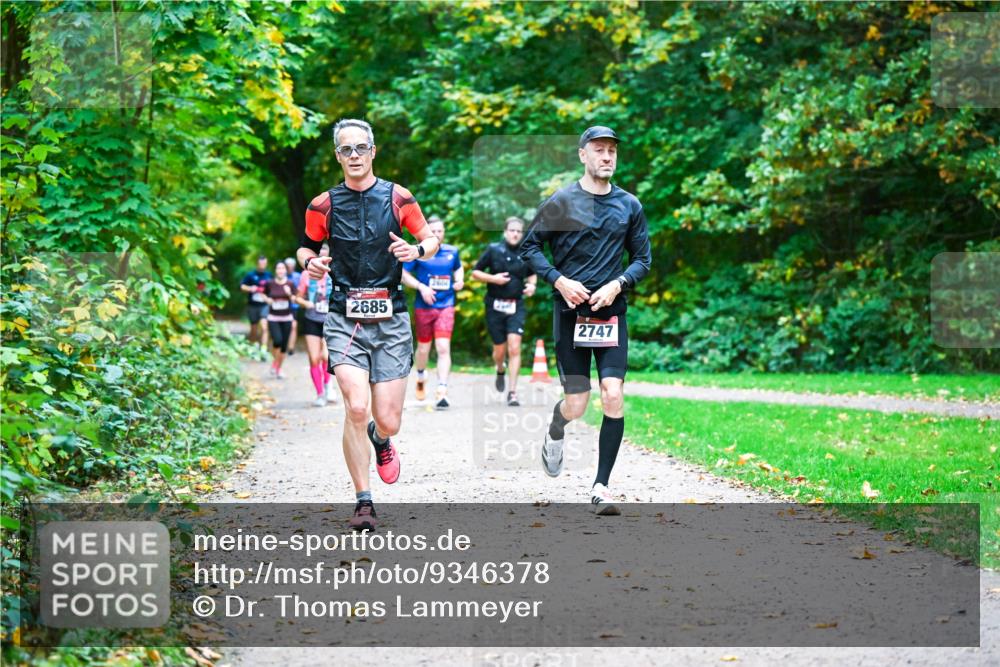 12.10.2025 - Bramfelder Halbmarathon 2025 Dr. Thomas Lammeyer http://msf.ph/oto/9346378 12.10.2025 10:19:54 Laufen 2685, 2747 meine-sportfotos.de