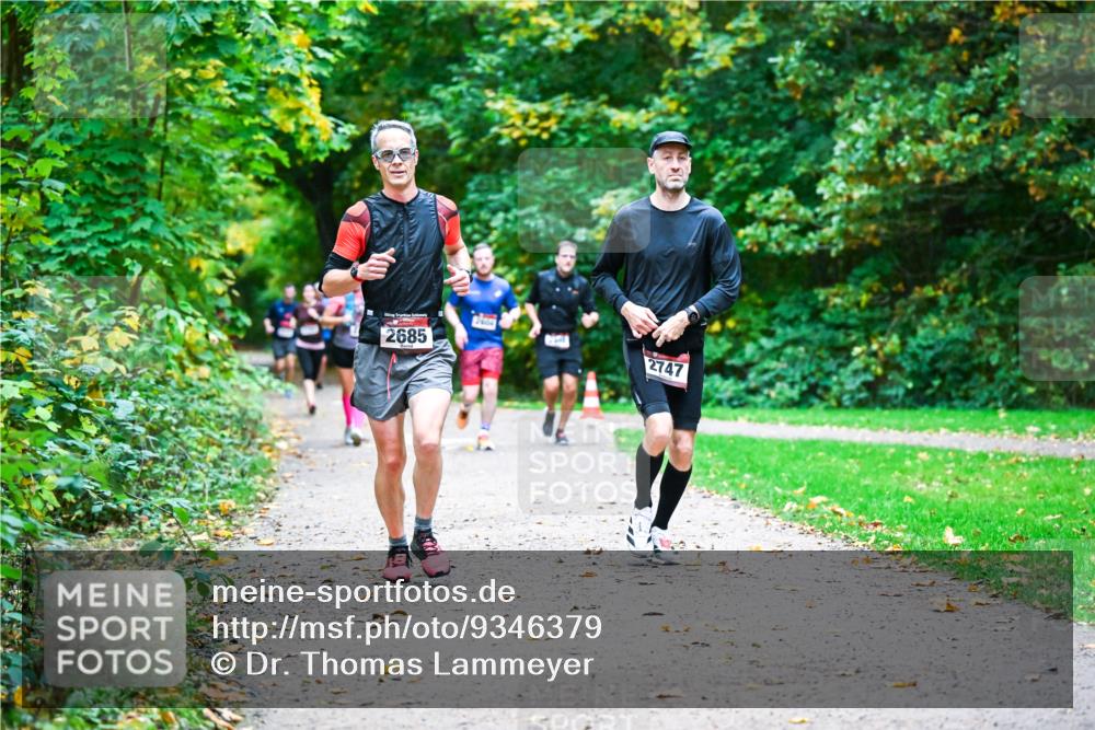 12.10.2025 - Bramfelder Halbmarathon 2025 Dr. Thomas Lammeyer http://msf.ph/oto/9346379 12.10.2025 10:19:54 Laufen 2685, 2747 meine-sportfotos.de