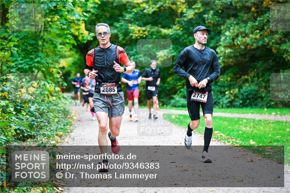 12.10.2025 - Bramfelder Halbmarathon 2025 Dr. Thomas Lammeyer http://msf.ph/oto/9346383 12.10.2025 10:19:54 Laufen 2685, 2747 meine-sportfotos.de