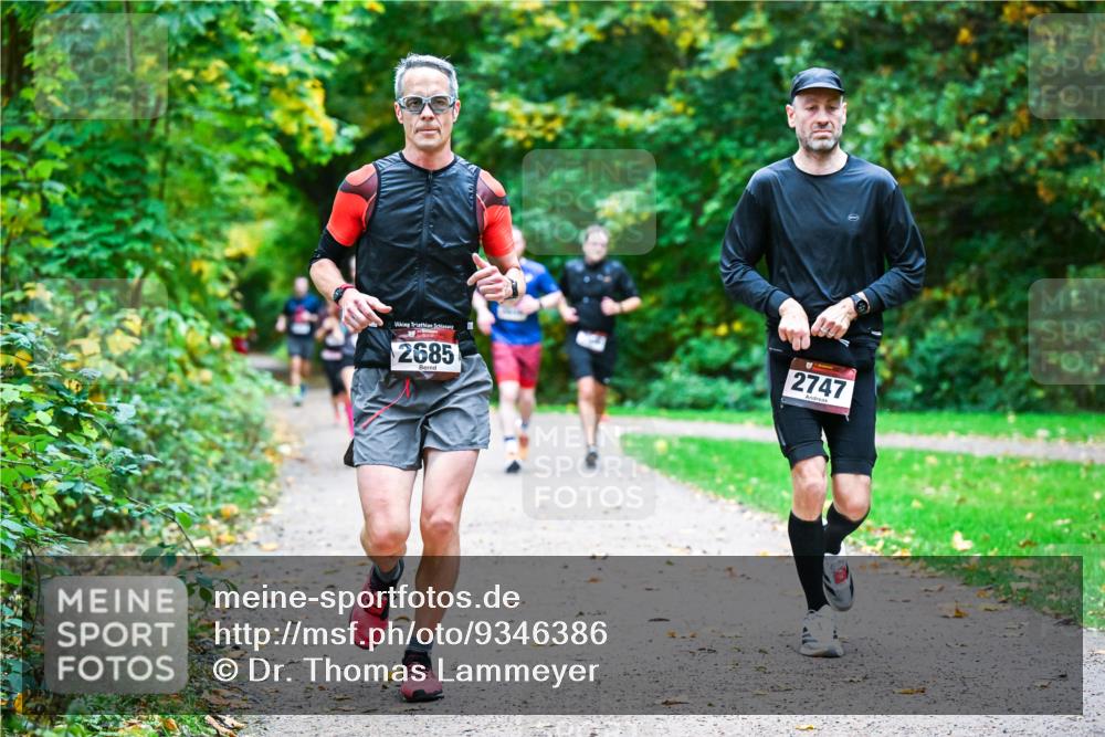 12.10.2025 - Bramfelder Halbmarathon 2025 Dr. Thomas Lammeyer http://msf.ph/oto/9346386 12.10.2025 10:19:55 Laufen 2685, 2747 meine-sportfotos.de