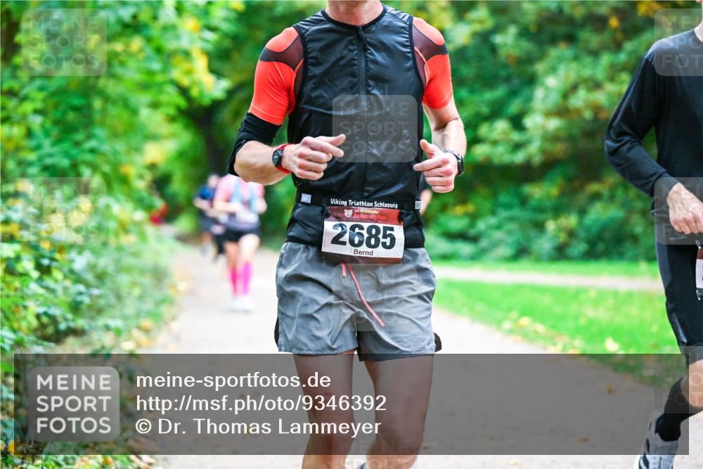 12.10.2025 - Bramfelder Halbmarathon 2025 Dr. Thomas Lammeyer http://msf.ph/oto/9346392 12.10.2025 10:19:56 Laufen 34, 2685 meine-sportfotos.de