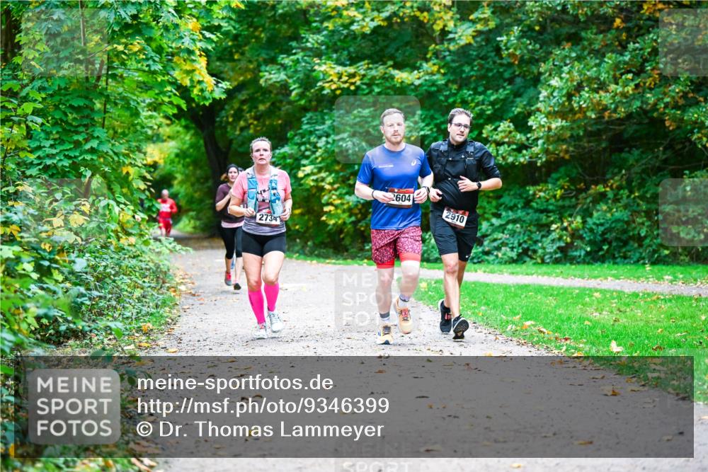 12.10.2025 - Bramfelder Halbmarathon 2025 Dr. Thomas Lammeyer http://msf.ph/oto/9346399 12.10.2025 10:19:57 Laufen 2734, 2604, 2910 meine-sportfotos.de
