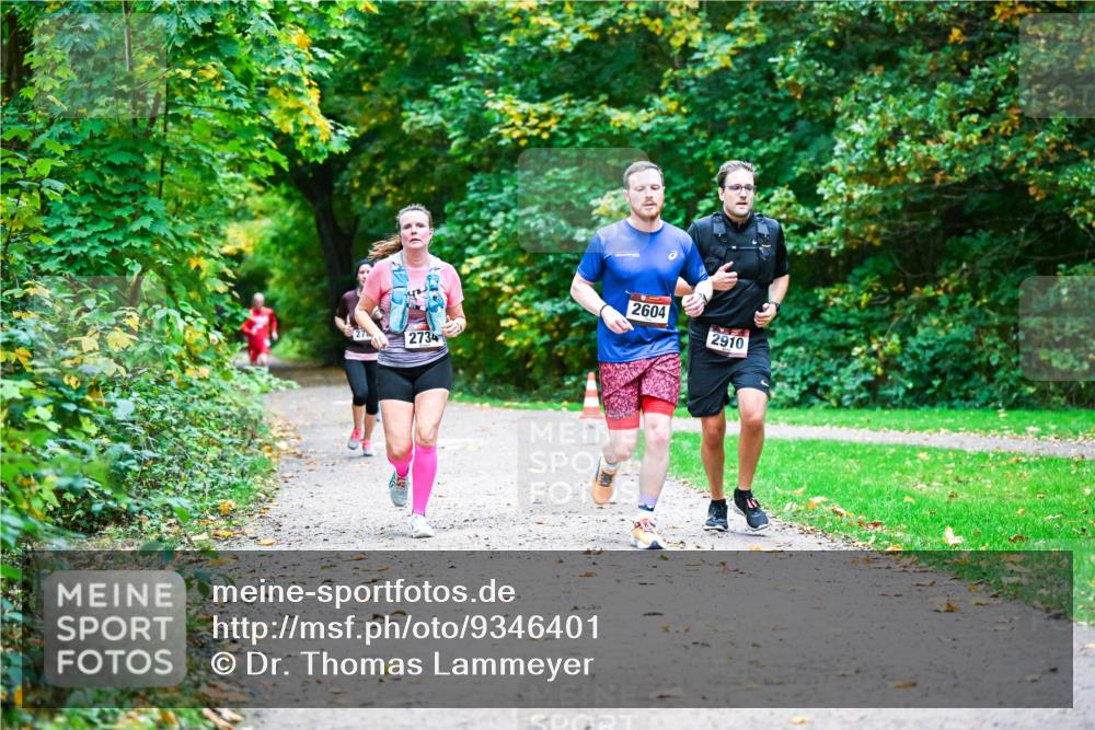 12.10.2025 - Bramfelder Halbmarathon 2025 Dr. Thomas Lammeyer http://msf.ph/oto/9346401 12.10.2025 10:19:57 Laufen 2734, 2604, 2910 meine-sportfotos.de
