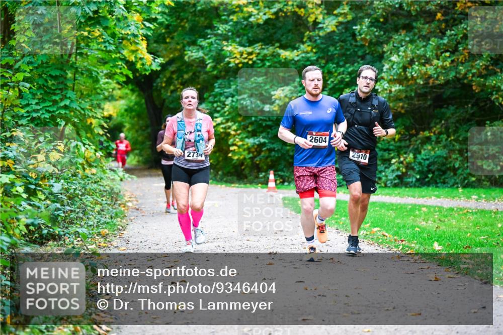 12.10.2025 - Bramfelder Halbmarathon 2025 Dr. Thomas Lammeyer http://msf.ph/oto/9346404 12.10.2025 10:19:58 Laufen 2734, 2604, 2910 meine-sportfotos.de