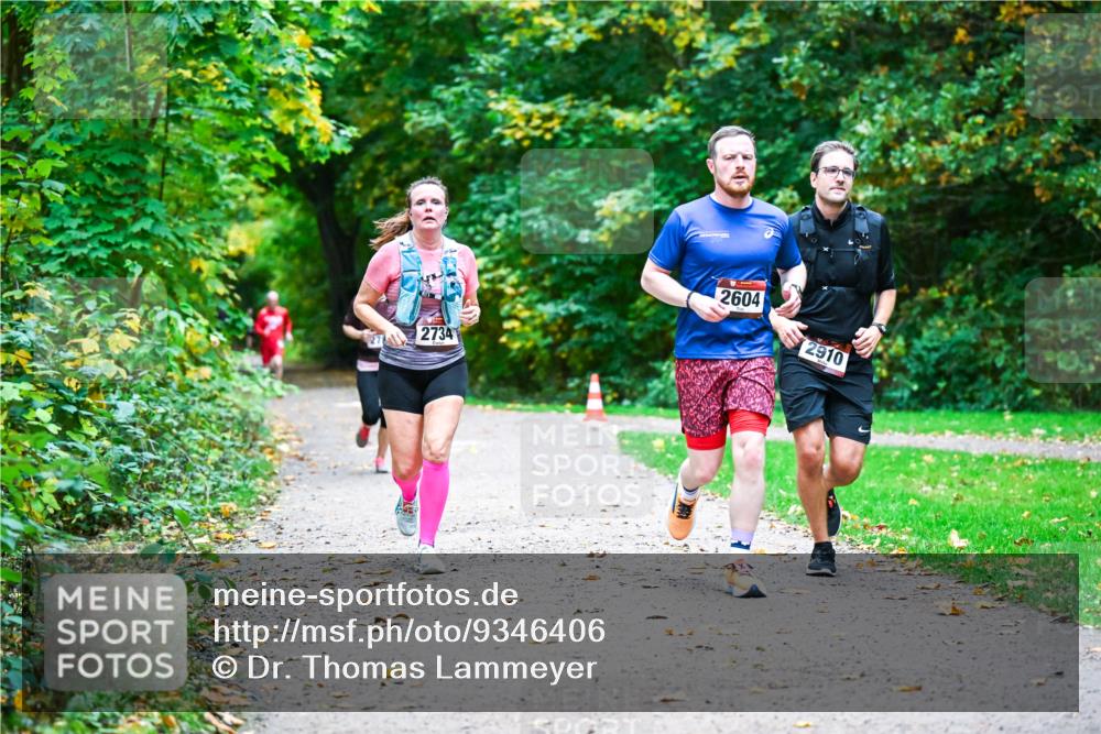 12.10.2025 - Bramfelder Halbmarathon 2025 Dr. Thomas Lammeyer http://msf.ph/oto/9346406 12.10.2025 10:19:58 Laufen 2734, 2604, 2910 meine-sportfotos.de