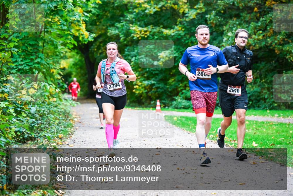 12.10.2025 - Bramfelder Halbmarathon 2025 Dr. Thomas Lammeyer http://msf.ph/oto/9346408 12.10.2025 10:19:58 Laufen 2734, 2604, 2910 meine-sportfotos.de
