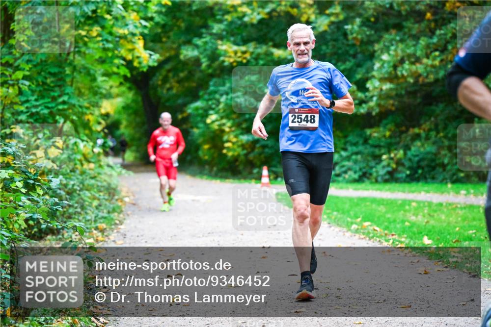 12.10.2025 - Bramfelder Halbmarathon 2025 Dr. Thomas Lammeyer http://msf.ph/oto/9346452 12.10.2025 10:20:05 Laufen 2548 meine-sportfotos.de