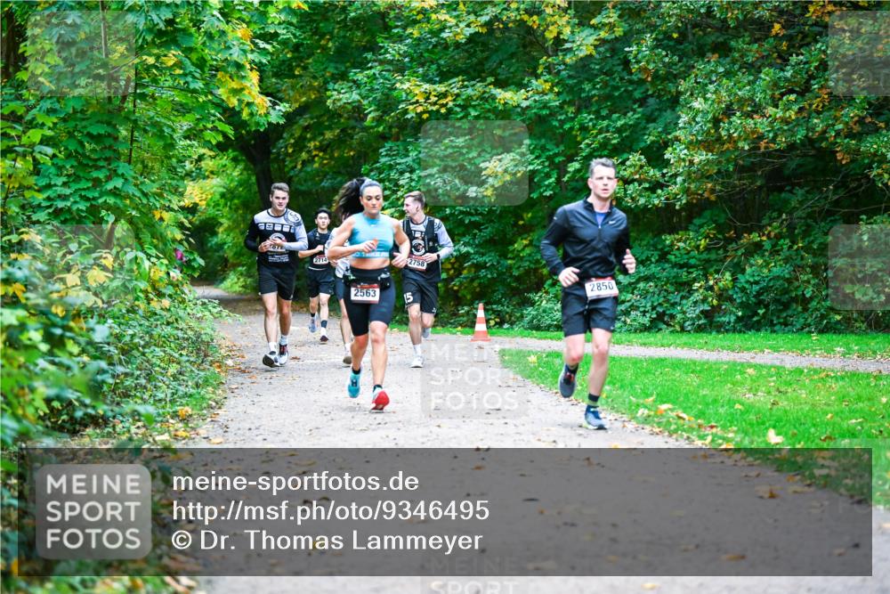 12.10.2025 - Bramfelder Halbmarathon 2025 Dr. Thomas Lammeyer http://msf.ph/oto/9346495 12.10.2025 10:20:26 Laufen 2563 meine-sportfotos.de