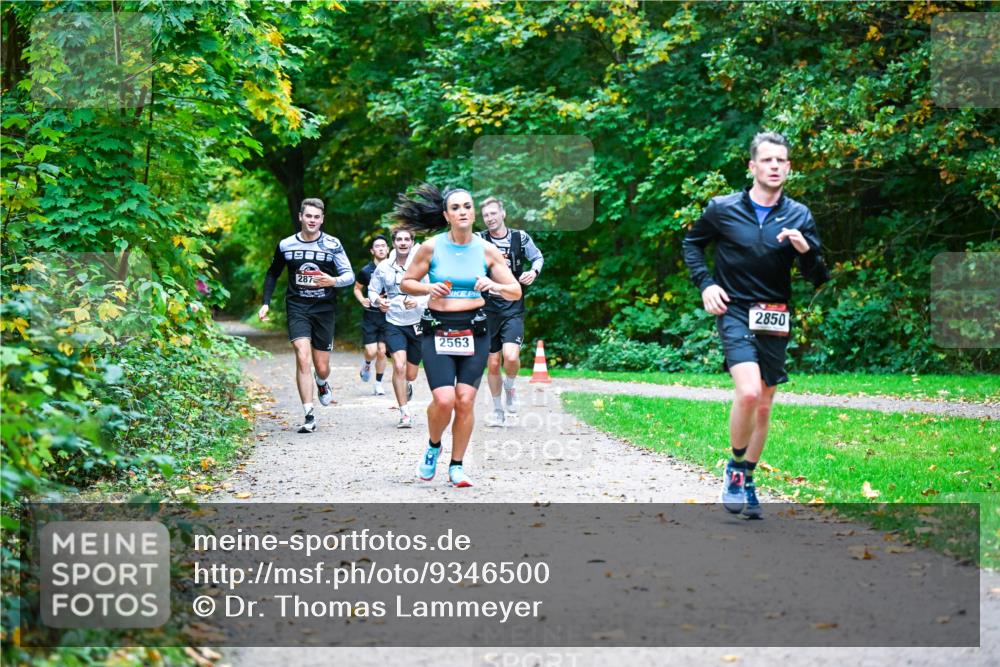 12.10.2025 - Bramfelder Halbmarathon 2025 Dr. Thomas Lammeyer http://msf.ph/oto/9346500 12.10.2025 10:20:27 Laufen 287, 2850, 2563 meine-sportfotos.de
